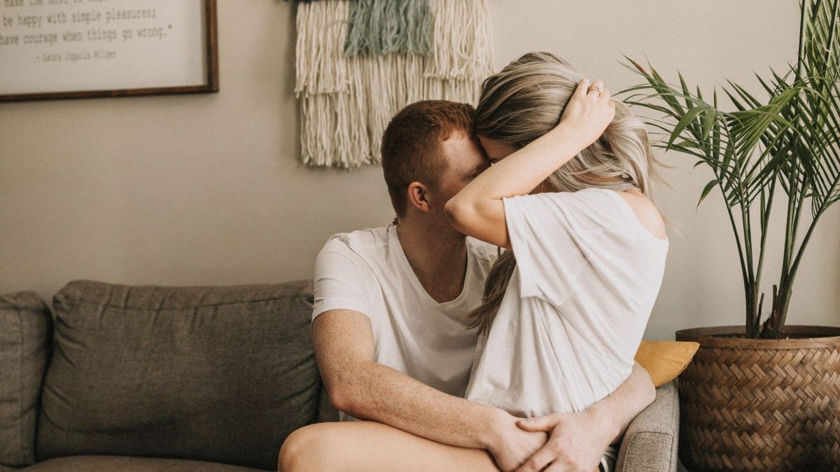 Diese 4 Sternzeichen-Männer verwöhnen dich 2025 wie eine Königin