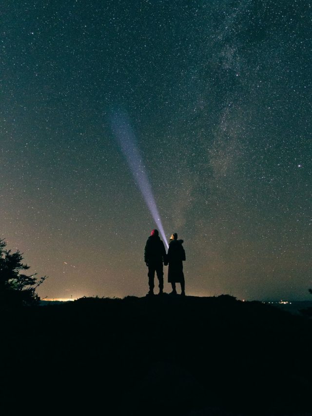 Dein Liebeshoroskop für Juli 2025 ist da! Erfahre, was die Sterne über dein Herz, deine Beziehung oder dein Single-Dasein verraten. Welche Chancen, Wendungen oder Erkenntnisse bringt der Sommer für dein Liebesleben?