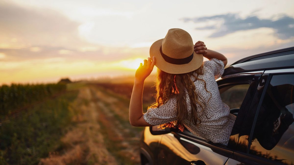 Monatshoroskop August 2025 Entdecke, wie der Vollmond im Wassermann am 9.8. und der Neumond in der Jungfrau am 23.8.