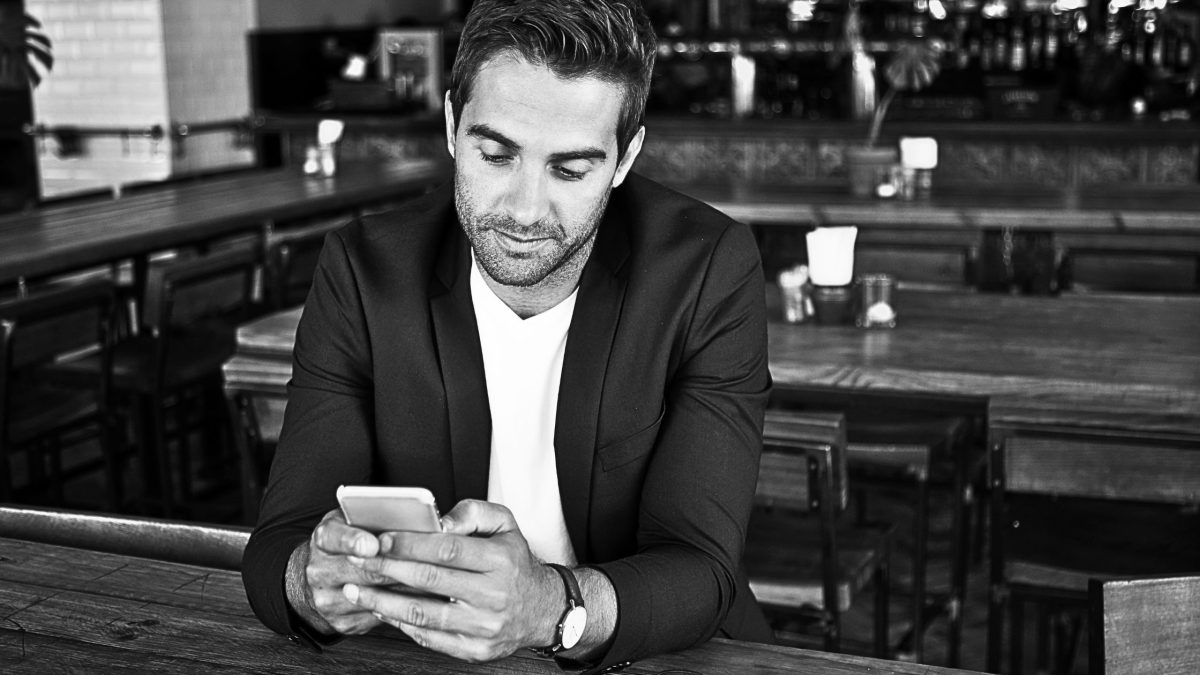 7 Sätze, die nur Narzissten und toxische Menschen auf Dating-Apps schreiben