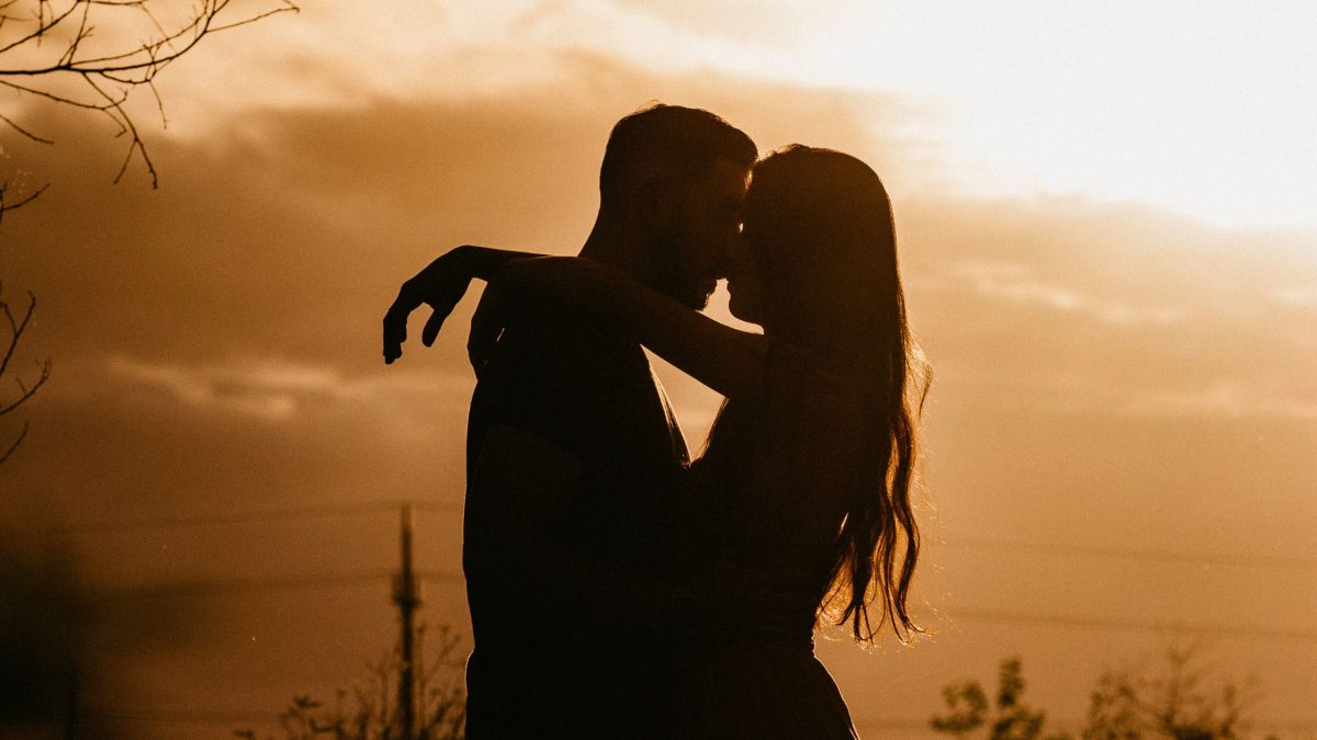 Karmische Liebe im Oktober 2025 – diese 3 Sternzeichen spüren, dass es echt ist