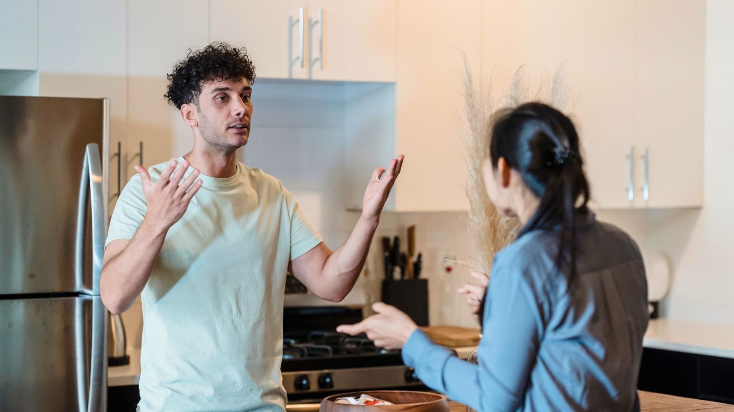 Sag diese 5 Sätze – und ein Narzisst verliert sofort die Kontrolle! Erfahre, wie du mit klaren Worten Manipulation stoppst, Grenzen setzt und deine innere Stärke zurückgewinnst. Diese Tipps helfen dir, toxische Muster zu durchbrechen und dich endlich von narzisstischem Verhalten zu befreien. ✨ #narzissmus #toxischebeziehung #selbstliebe #grenzensetzen