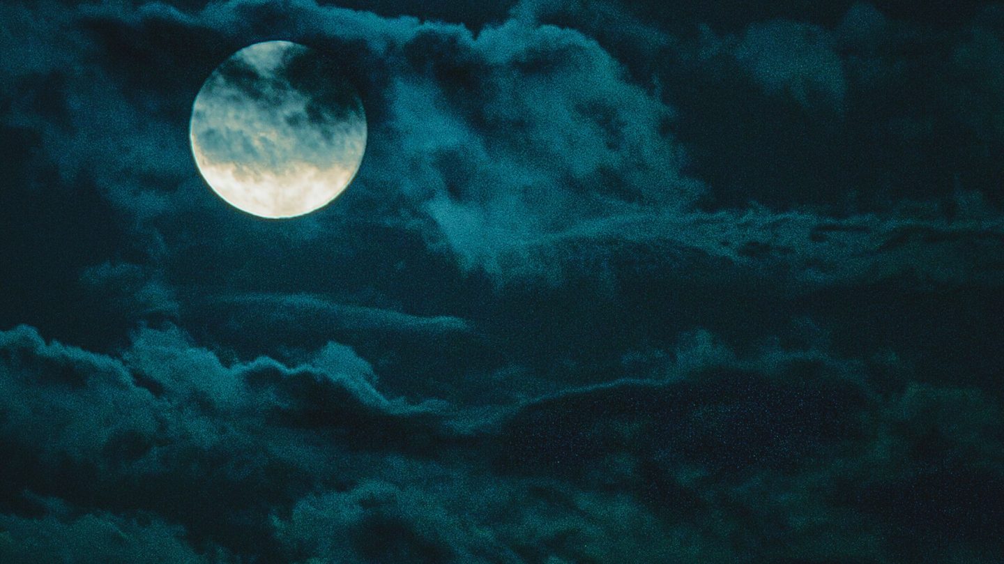 Vollmond im Oktober 2025: Für 3 Sternzeichen öffnet sich eine neue Tür