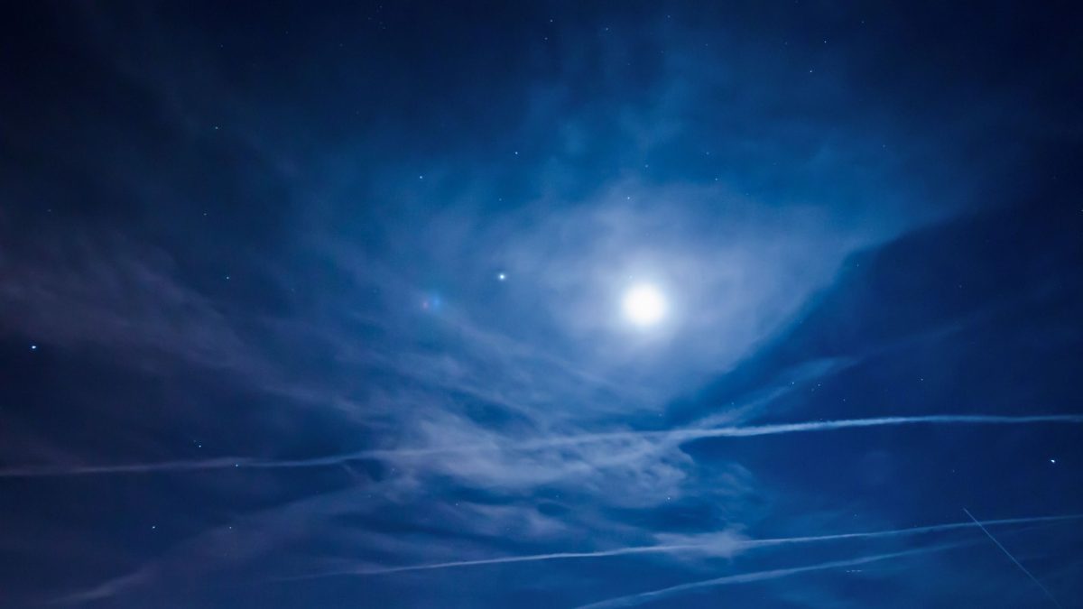 ✨ Dein Horoskop für Donnerstag, den 30. Oktober 2025 ✨ Ein kraftvoller Tag der Klarheit und Entscheidungen. Widder-Mond trifft Skorpion-Sonne – jetzt findest du endlich den Mut, loszulassen, zu wählen und deinem Herzen zu folgen. Erfahre, welche Botschaft dein Sternzeichen heute trägt und warum dieser Tag ein echter Wendepunkt sein kann. 🔥🌙 #Horoskop #Astrologie #Oktober2025 #Sternzeichen #Spiritualität #Neubeginn