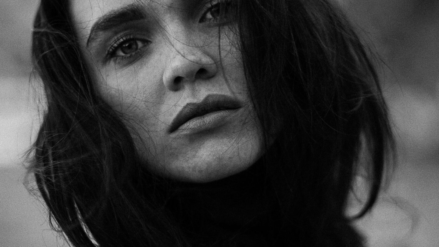 Am 12. November 2025 öffnet sich ein neues kosmisches Kapitel: Drei Sternzeichen – Krebs, Steinbock und Fische – lassen endgültig los und starten mutig neu. 🌙✨ Der November bringt kraftvolle Mars-Pluto-Energie, Heilung und innere Befreiung. Erfahre, welche Zeichen ihre Vergangenheit hinter sich lassen und warum dieser Tag dein Leben verändern kann. 💫 #Horoskop #Astrologie #Loslassen #Neuanfang #Sternzeichen