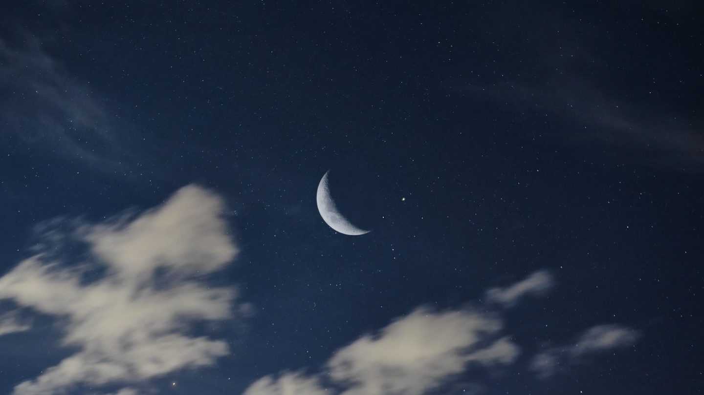 Nach dem Neumond im November 2025 beginnt für diese Sternzeichen eine glückliche Phase!