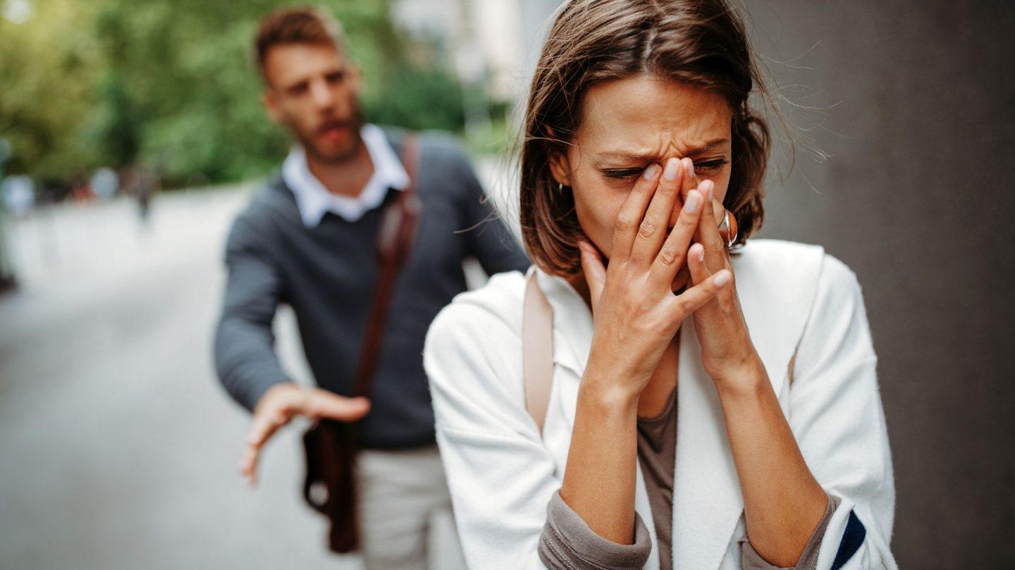 Warum manche Männer sagen, sie wollen eine gute Frau und sie dann zerbrechen lassen