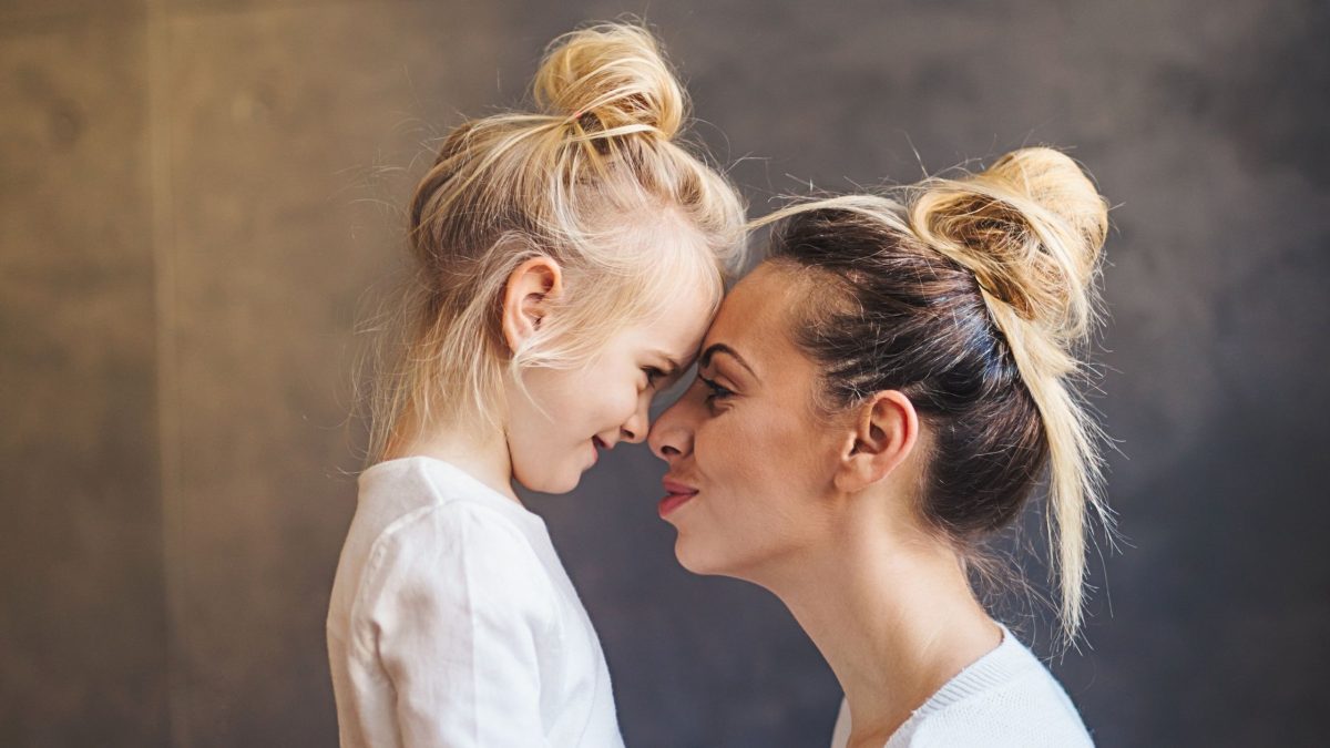 11 Warnzeichen einer narzisstischen Mutter – viele erkennen es erst als Erwachsene