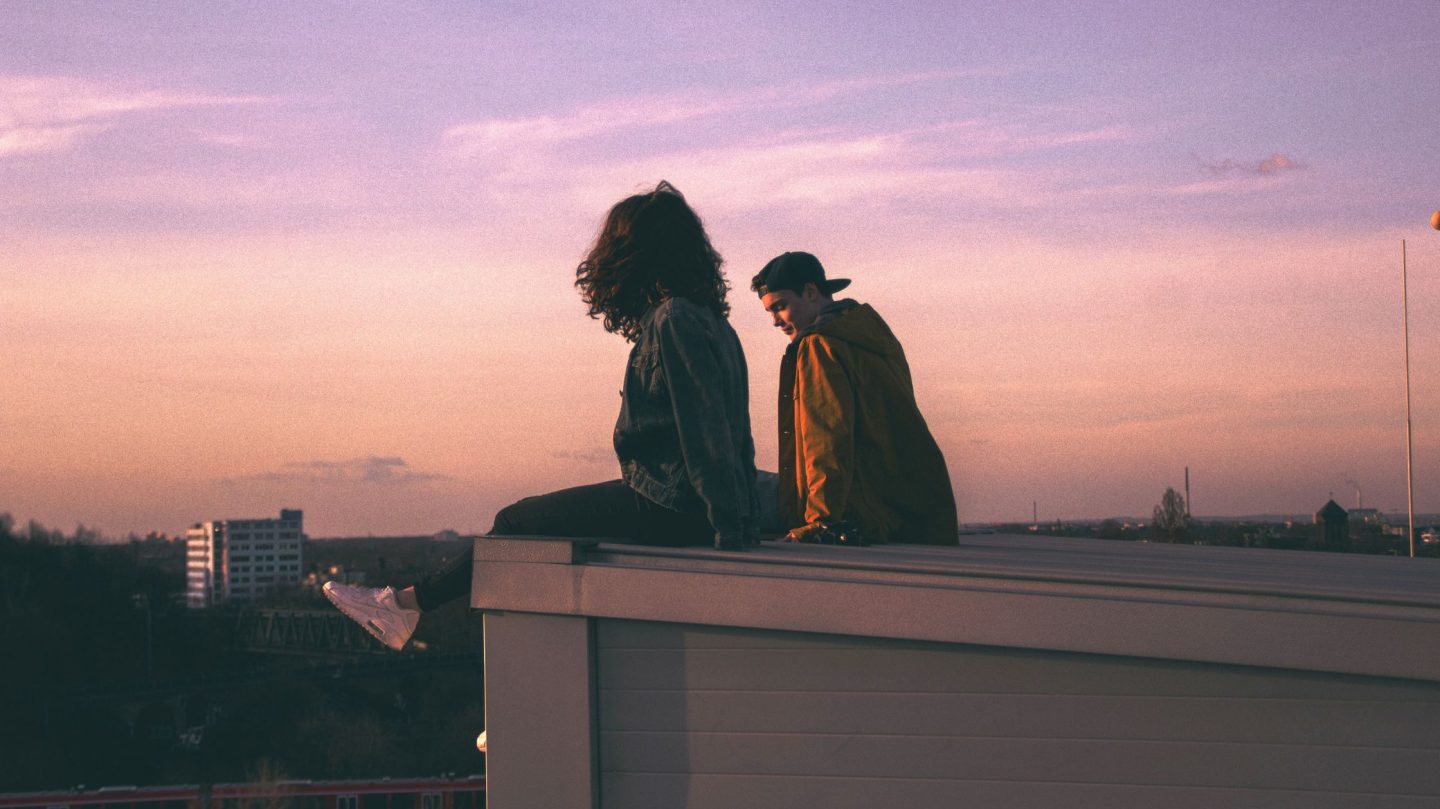 Februar 2026: Drei Sternzeichen begegnen einem Menschen der ihr Leben verändert