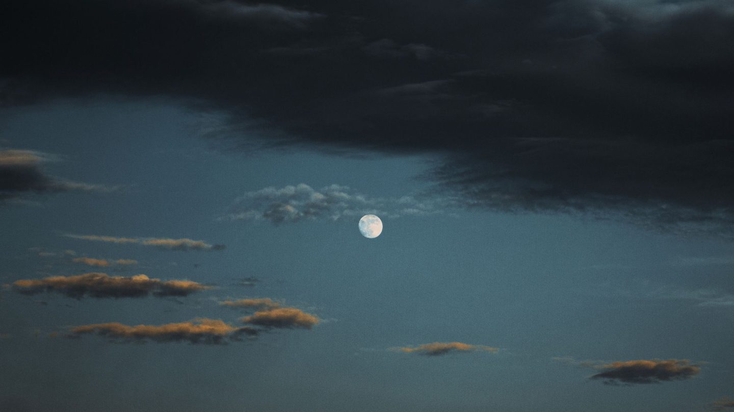 Neumond im März 2026: Für 3 Sternzeichen endet jetzt eine schwere Phase