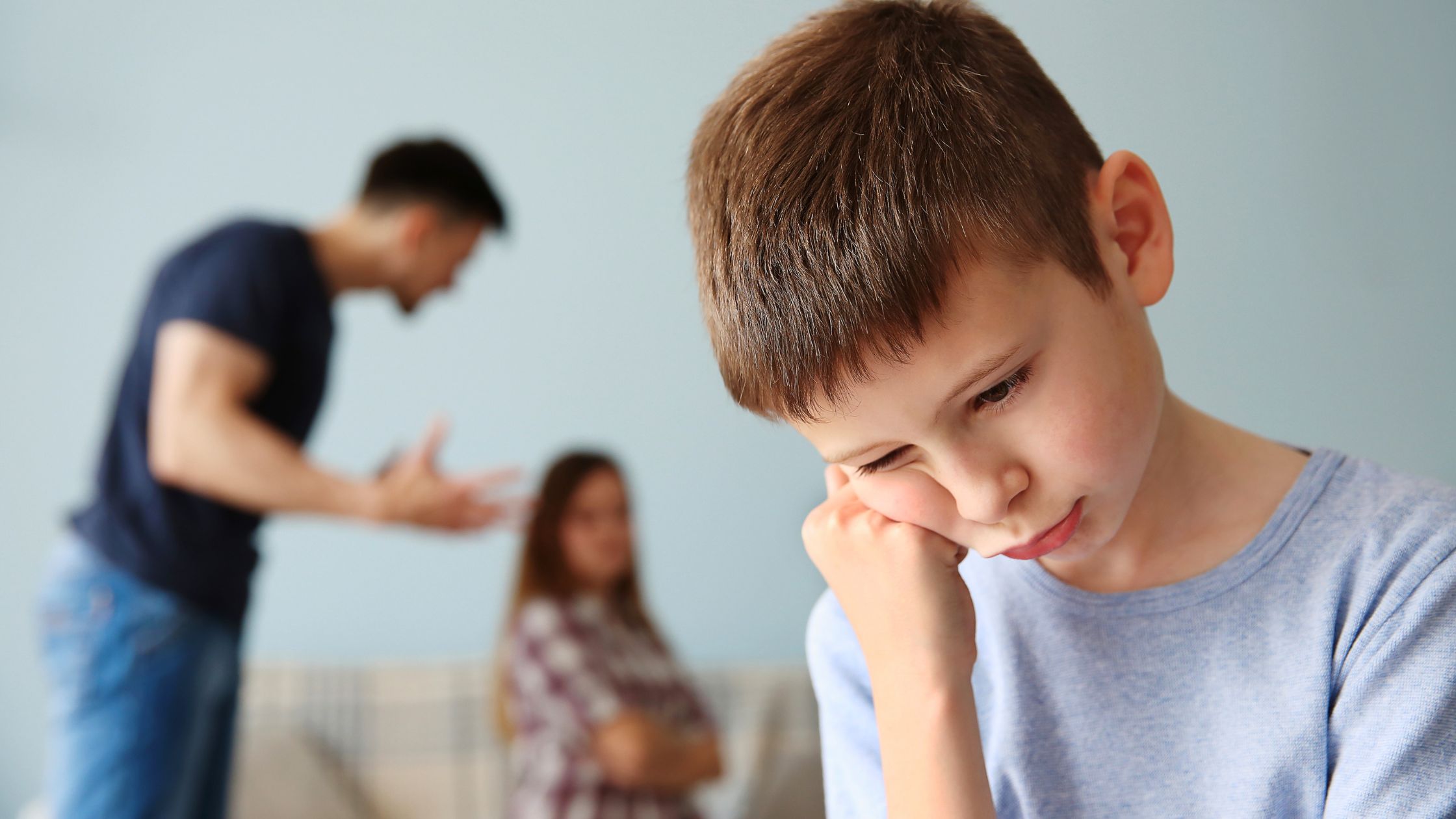 5 Dinge, die Kinder fürs Leben prägen, wenn ein Elternteil fremdgeht