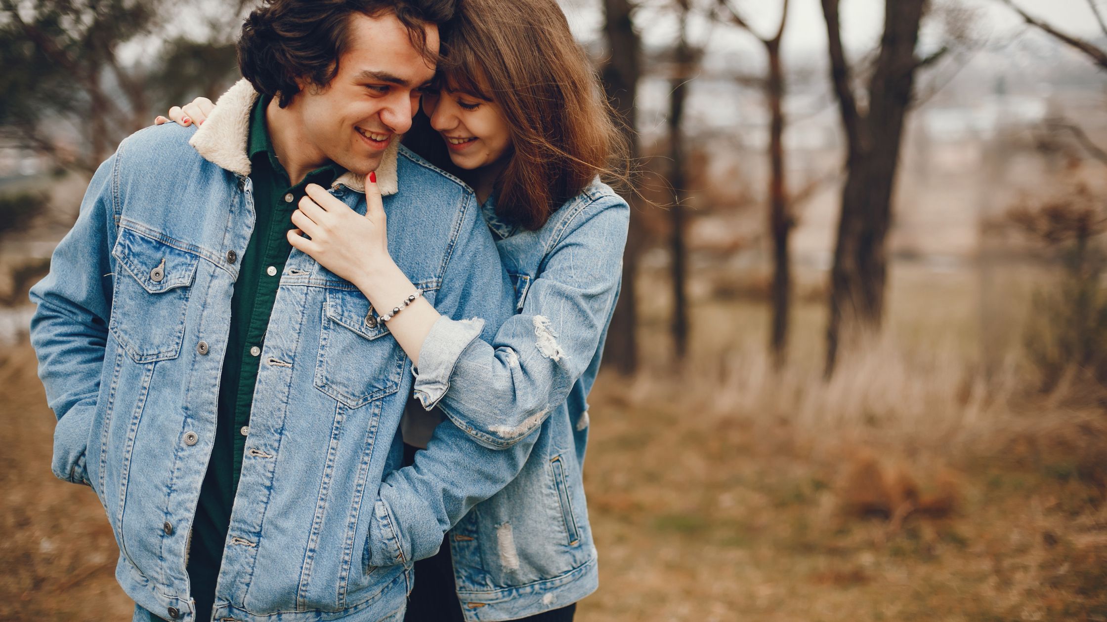 Diese Sternzeichen-Paare kommen im Herbst 2026 mit einer alten Liebe zusammen