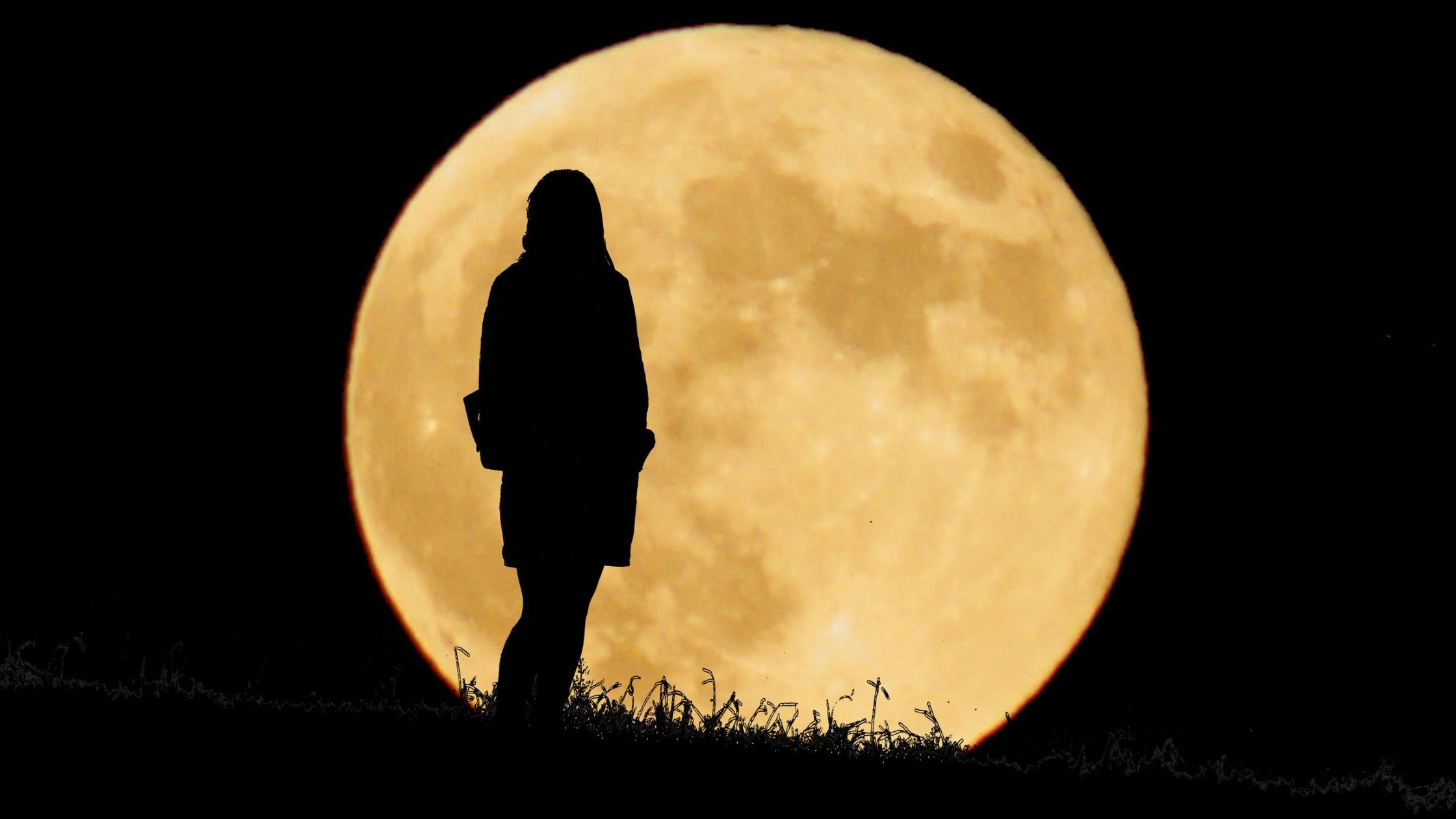 Vollmond mit Mondfinsternis im August 2026: Universum mischt für 3 Sternzeichen die Karten neu