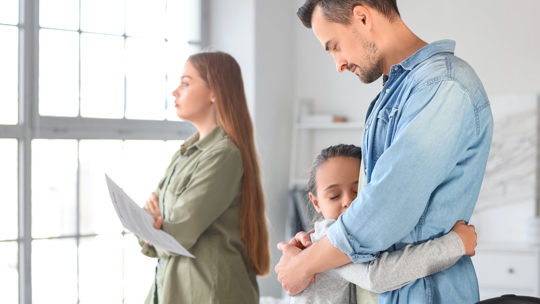 So manipuliert ein narzisstischer Vater nach der Trennung die gemeinsamen Kinder